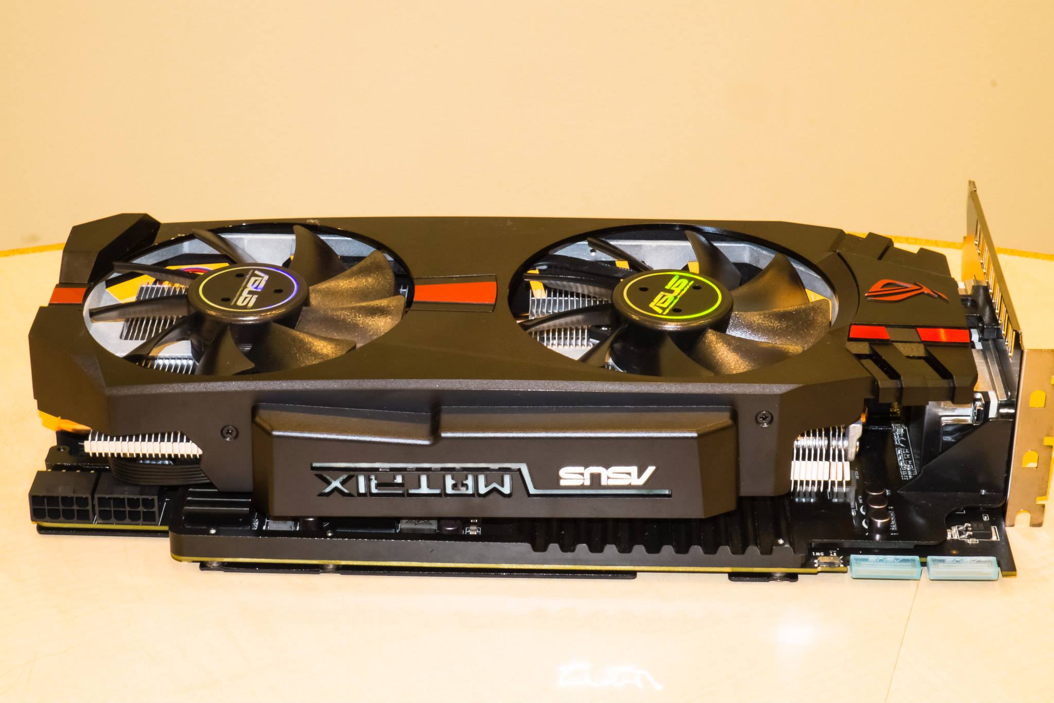 ASUS-R9-280X-ROG-Matrix-Platinum 06